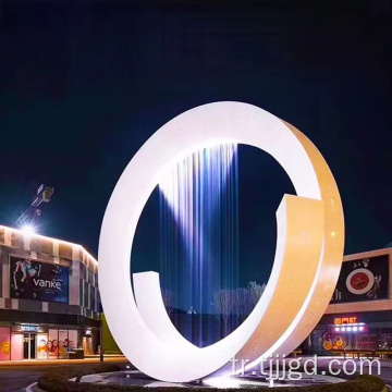 Açık büyük paslanmaz çelik heykel